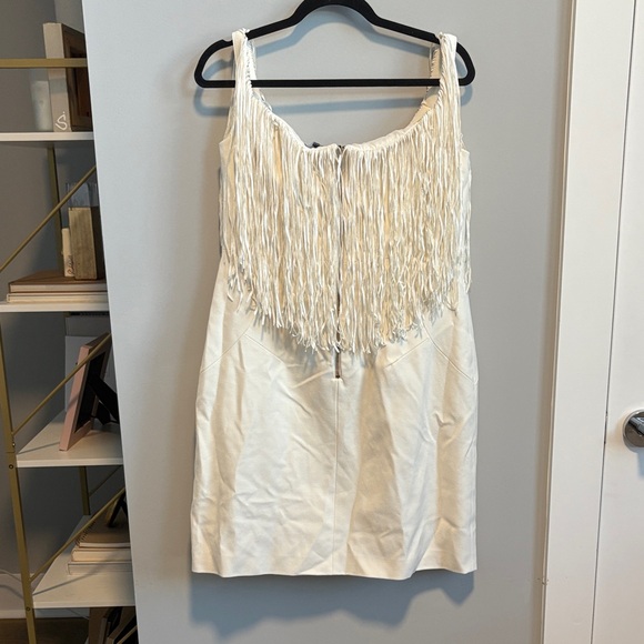 NWT Karen Millen Off Shoulder Structured Crepe Fringe Bardot Dress in White - Picture 6 of 9